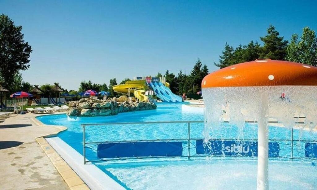 Camping 4* 3 Ch 2 Sdb- Lave Linge- Lave Vaisselle Onzain Extérieur photo